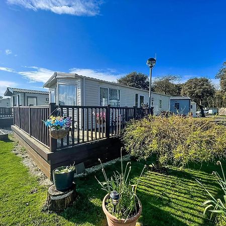 Brilliant Caravan With A Partial Sea View In Suffolk Ref 32026Az Lowestoft Exterior foto