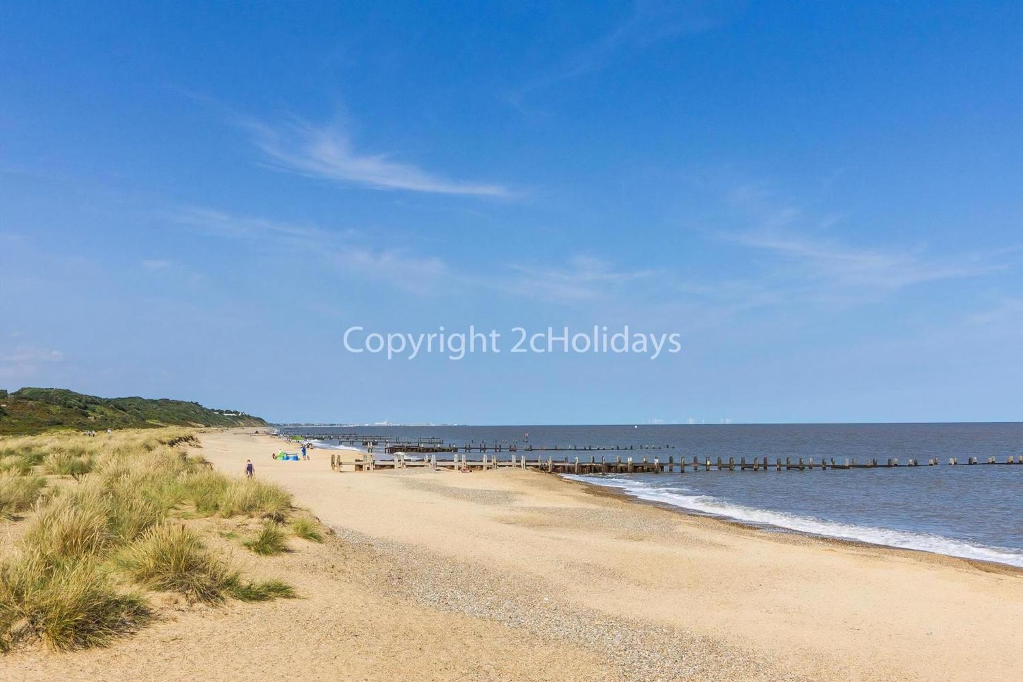 Brilliant Caravan With A Partial Sea View In Suffolk Ref 32026Az Lowestoft Exterior foto