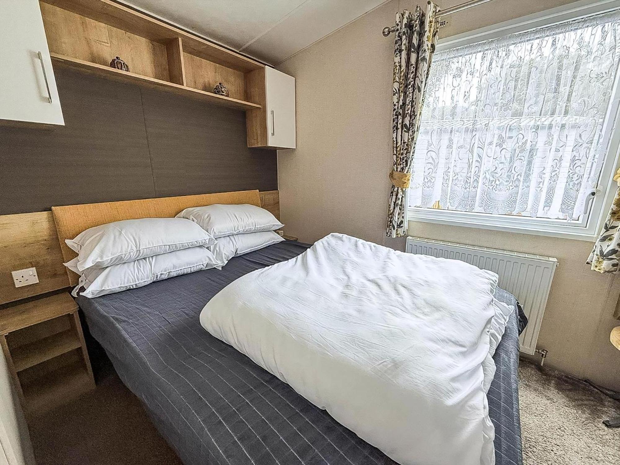 Brilliant Caravan With A Partial Sea View In Suffolk Ref 32026Az Lowestoft Exterior foto