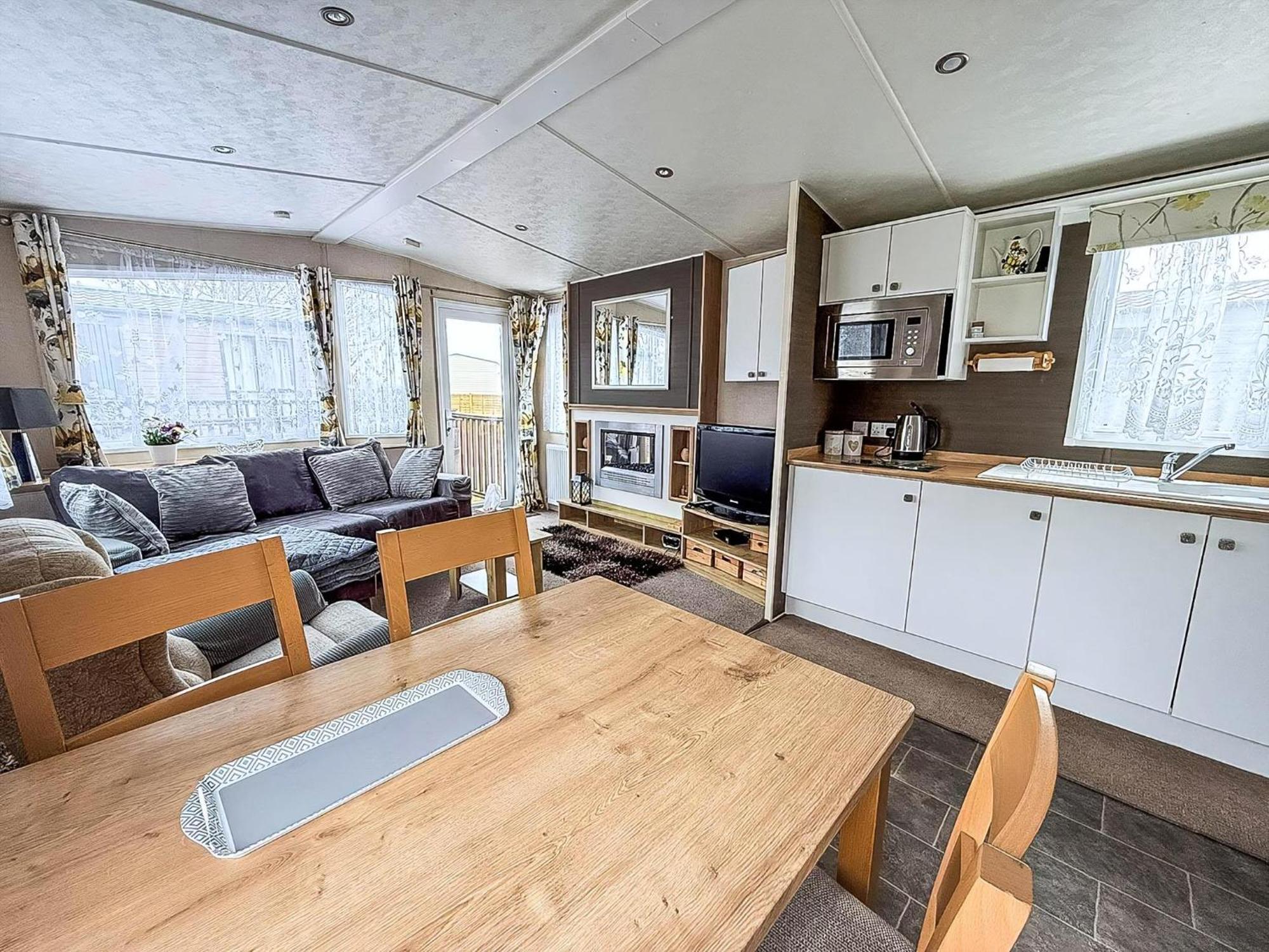 Brilliant Caravan With A Partial Sea View In Suffolk Ref 32026Az Lowestoft Exterior foto